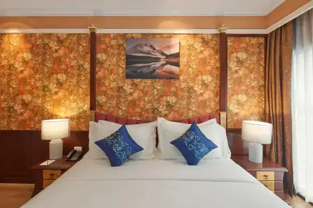 Floral Dolphin Circle Pattaya - 4