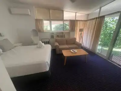 Ocean Breeze Motel - 4