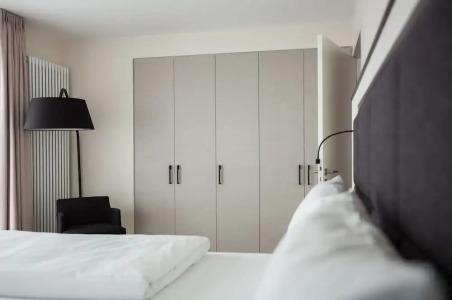 SUYTES Business Studios - 72