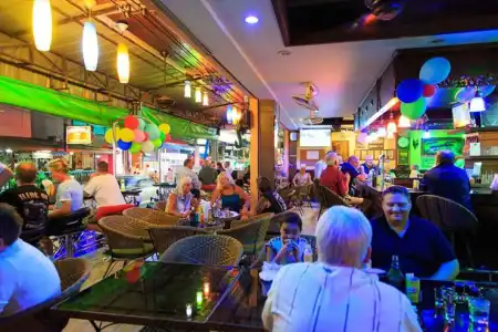 Harrys, Bar & Restaurant - 20