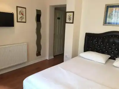 Nobel Hostel Guesthouse - 0