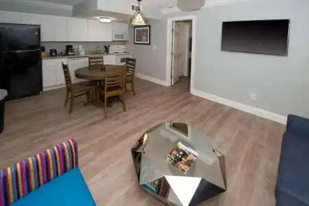 Frenchmen Orleans at 519, Ascend Collection - 10