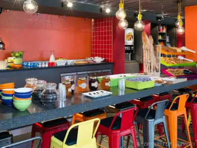 ibis Styles Lyon Confluence - 10