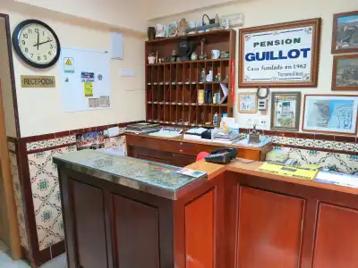 Hostal Guillot - 12