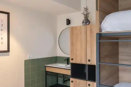 LATROUPE Grand Place Hostel - 36