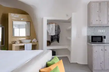 Santoterra Antigua Suites - 46