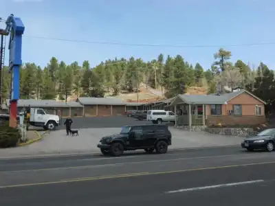 Travelers Inn - 14