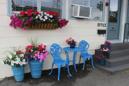 Town & Beach Motel - 14