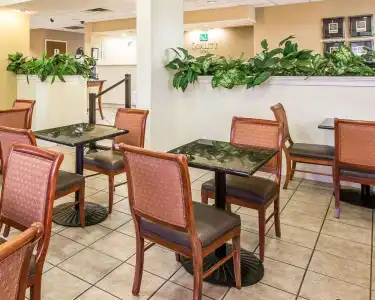 Quality Inn At the Mall - Valdosta - 17