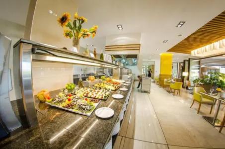 Premier Fort Cuisine - Full Board - 2