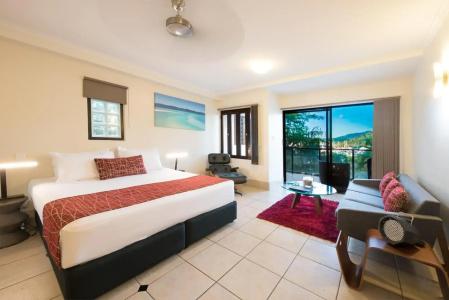 at Waterfront Whitsunday Retreat - 1