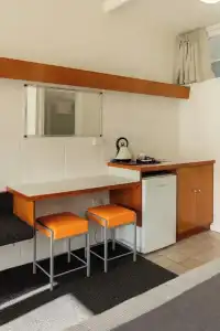 Riverfront Motel & Restaurant - 38