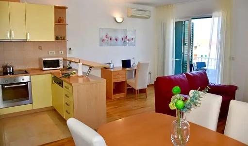 Apartment 3 Beaches With Free Parking - 277