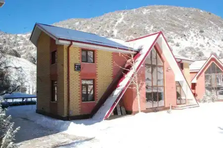 Everest Plaza - 0