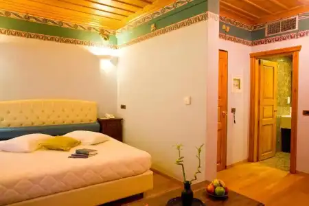 Kyveli Suites - 90