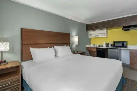 MainStay Suites Lexington I-75 - 42