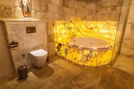 Solo Cave Suites - 195