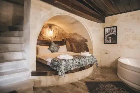 Tale Cave Inn - 170