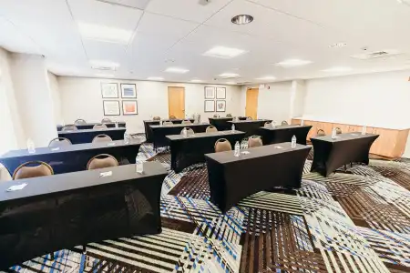 Holiday Inn Express Atlanta NE I-85 Clairmont by IHG - 20