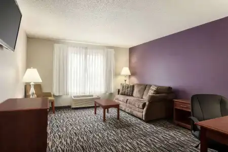 La Quinta Inn Springfield East - 3