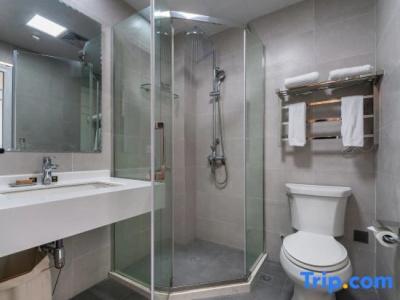 Pius Place - 55