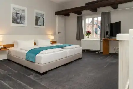 Schiefer Suite & Apartments - 39