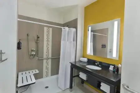 Oxford Suites Bellingham - 7