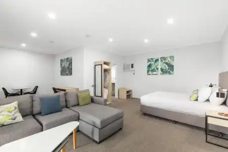 Quality Inn Presidential - 89