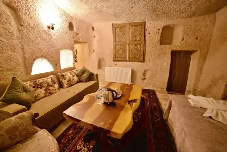 Valley Inn Cave - 1