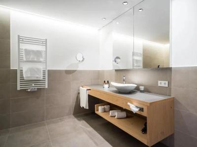 Haller Suites Restaurant - 31