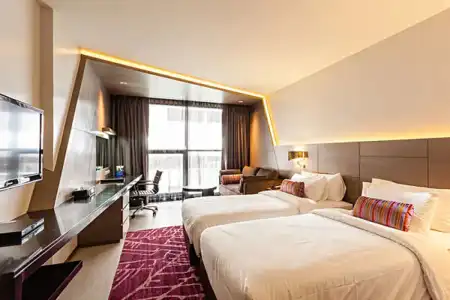 Hyatt Place Bangkok Sukhumvit 1 - 4