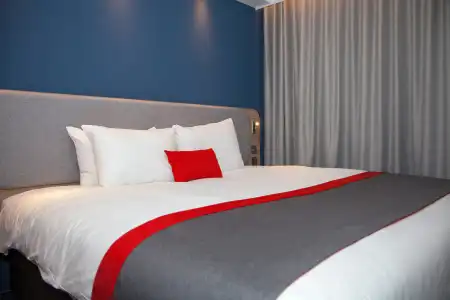 Holiday Inn Express Cardiff Bay by IHG - 4