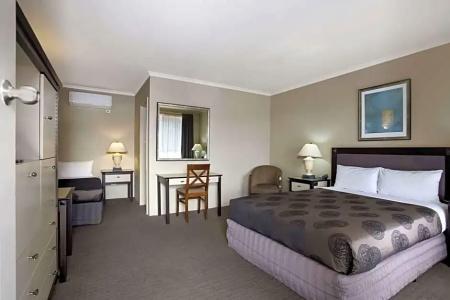 Comfort Inn On Raglan - 43