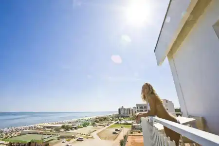 City Beach Resort - 18