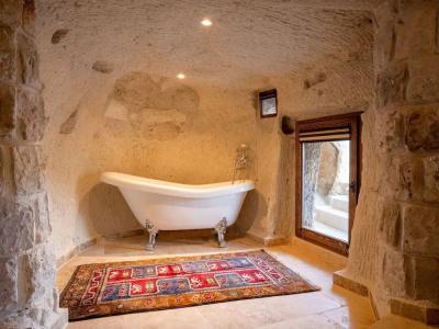 Tulip Cave Suites - 152