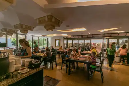 Lara Park - 20