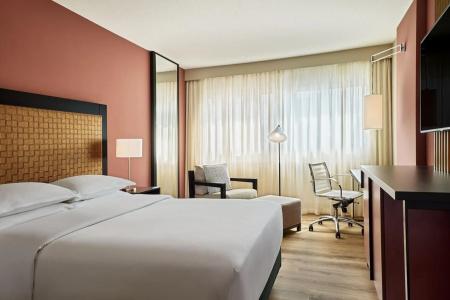 Sheraton Frankfurt Airport & Conference Center - 12