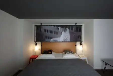 Zoom - 1