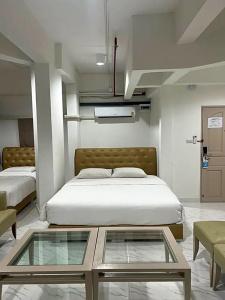 Mall Suites - 206