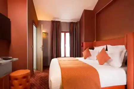 WHISTLER Paris - 51