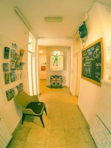 Whole Wide World Hostel & Bar - 42