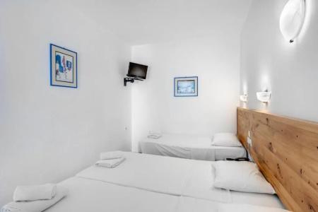 Makis Place - 65