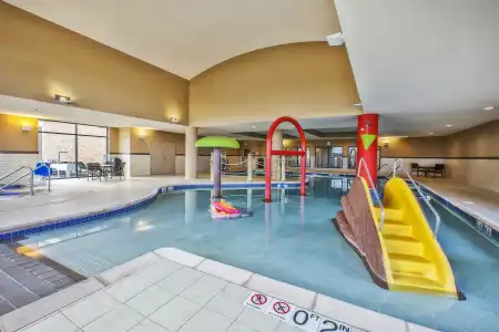 Hampton Inn & Suites Madison-West - 29