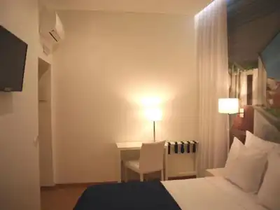 Lisbon Style Guesthouse - 48