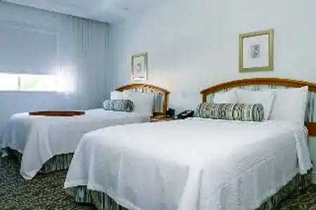 Dorchester & Suites - 83
