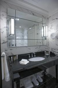 Boutique la Roche - 8