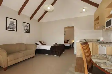 Big Five Motel - 19