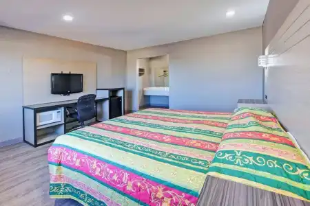 Super 7 Inn Dallas Near Duncanville - 70