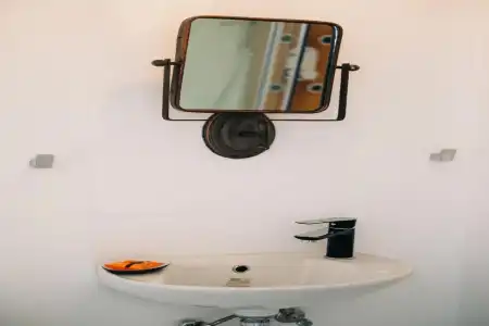 Mesanto Luxury Suites - 9
