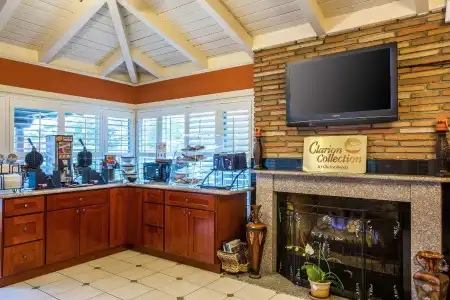 Clarion Collection Wilkie's Inn Pacific Grove - Monterey - 20
